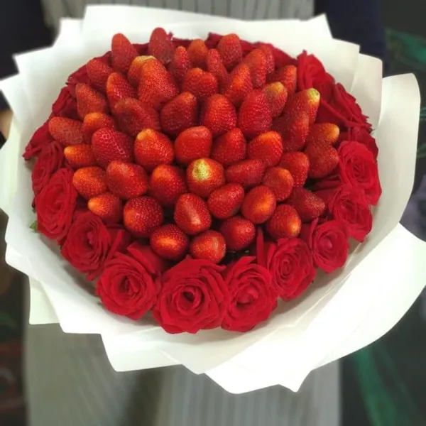 Букет "Клубничный XXL"