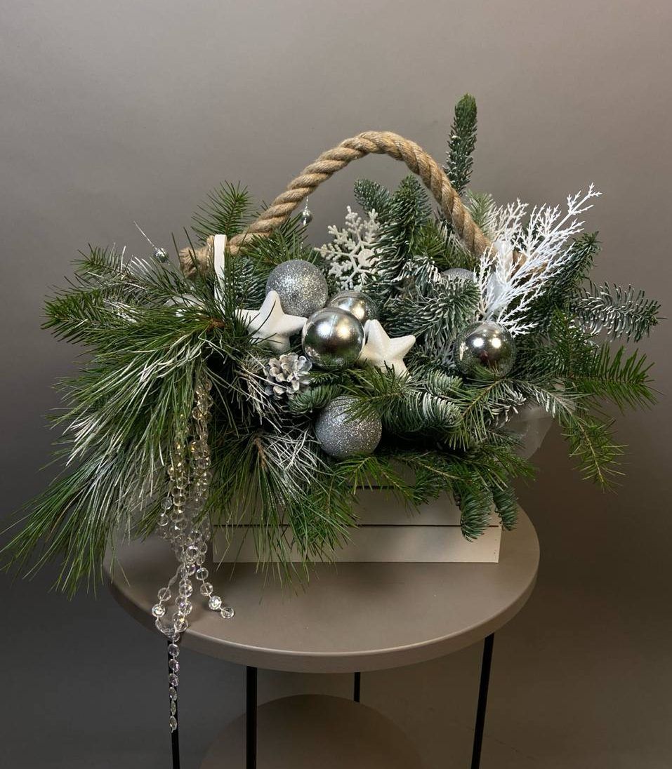 Новогодняя композиция "Белый лес"