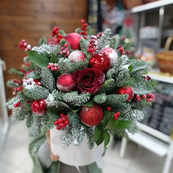 Новогодняя композиция  "Рябиновая"