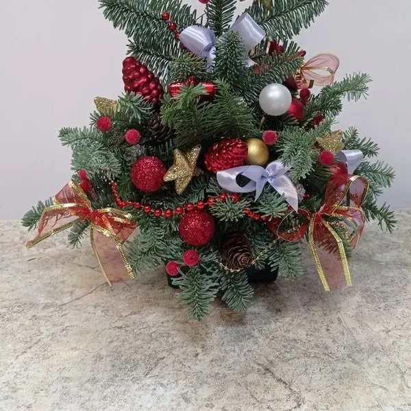 Новогодняя композиция  "Ель малая"