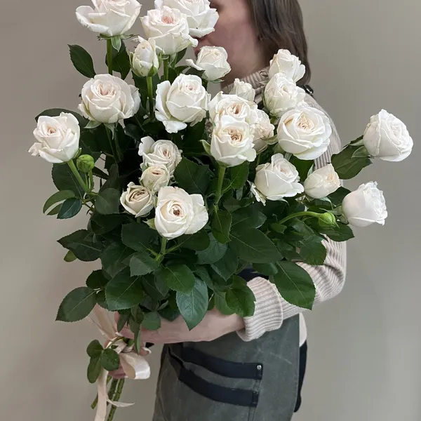 Букет из кустовой кремовой розы премиум XS