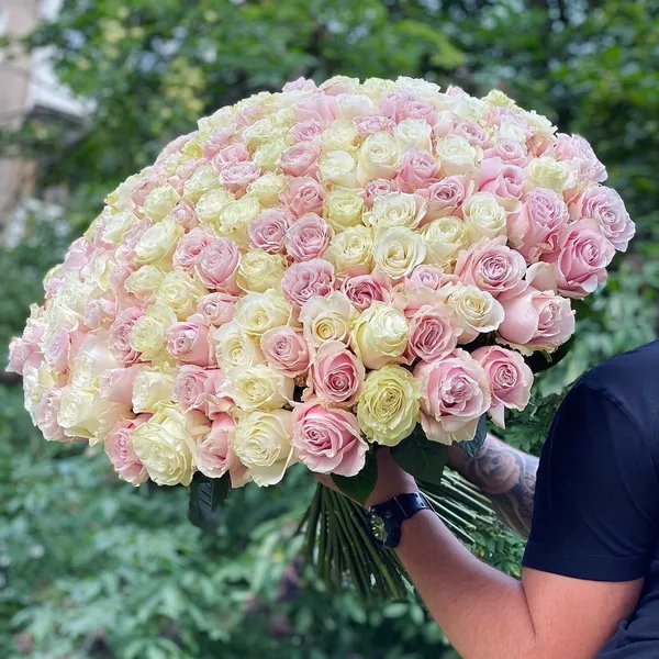 Букет из 201 розы "Нежный микс"