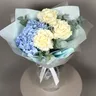 Букет с розами и гортензией " Нежное признание" 2
