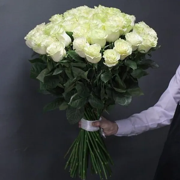 Букет из 51 белой розы 70 см