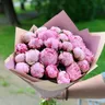 Букет из 25 пионов "Сара Бернар" в крафте 1