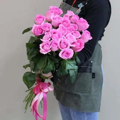 Букет из 25 розовых роз "Минутка нежности"