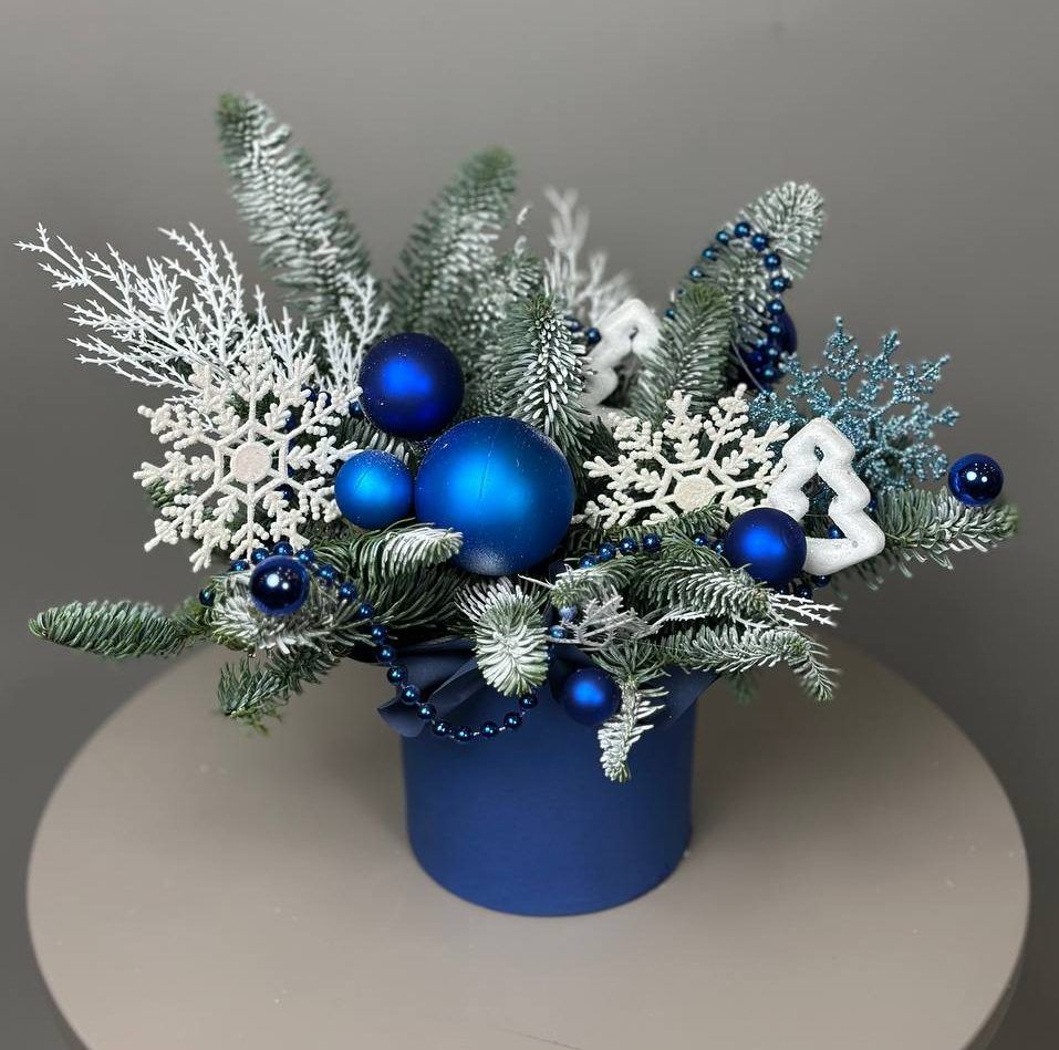 Новогодняя композиция "Снежная королева"