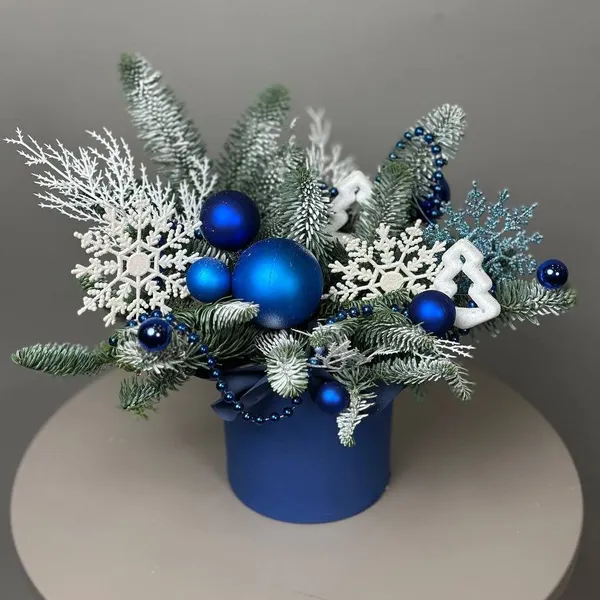 Новогодняя композиция "Снежная королева"