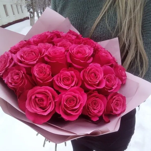 Букет из 25 розовых роз "Готча"  60 см