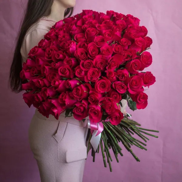 Букет из 101 розовой розы "Готча" 60 см