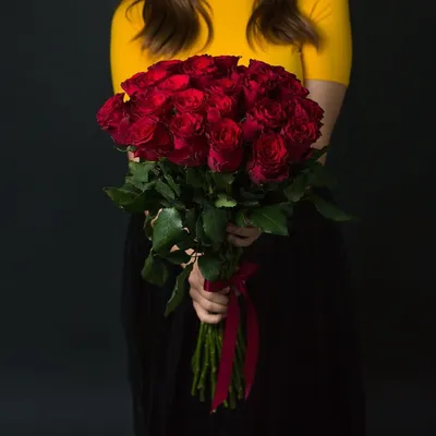 Букет из 25 красных премиум роз 70 см