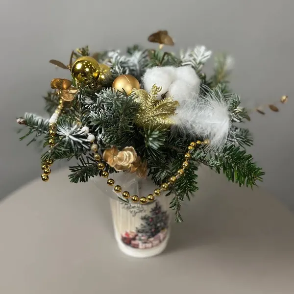 Новогодняя композиция "Зимний комплимент"