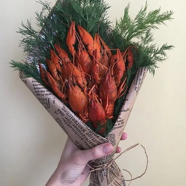 Мужской мини-букет из раков и укропа