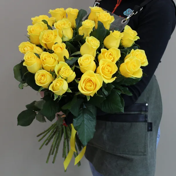 Букет из 25 желтых роз "Солнечный луч"