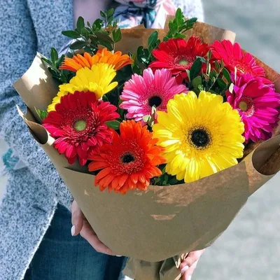 Букет из гербер в оформлении