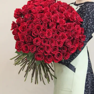 Букет из 101 красной розы "Эксплорер" 50 см