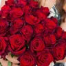 Букет из 25 красных роз "Эксплорер" 60 см 2