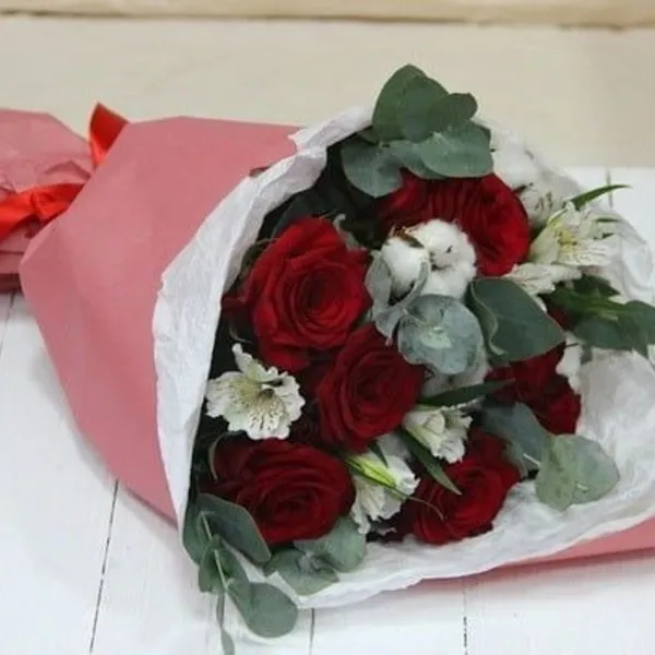 Букет с розой и альстромерией "Для тебя"