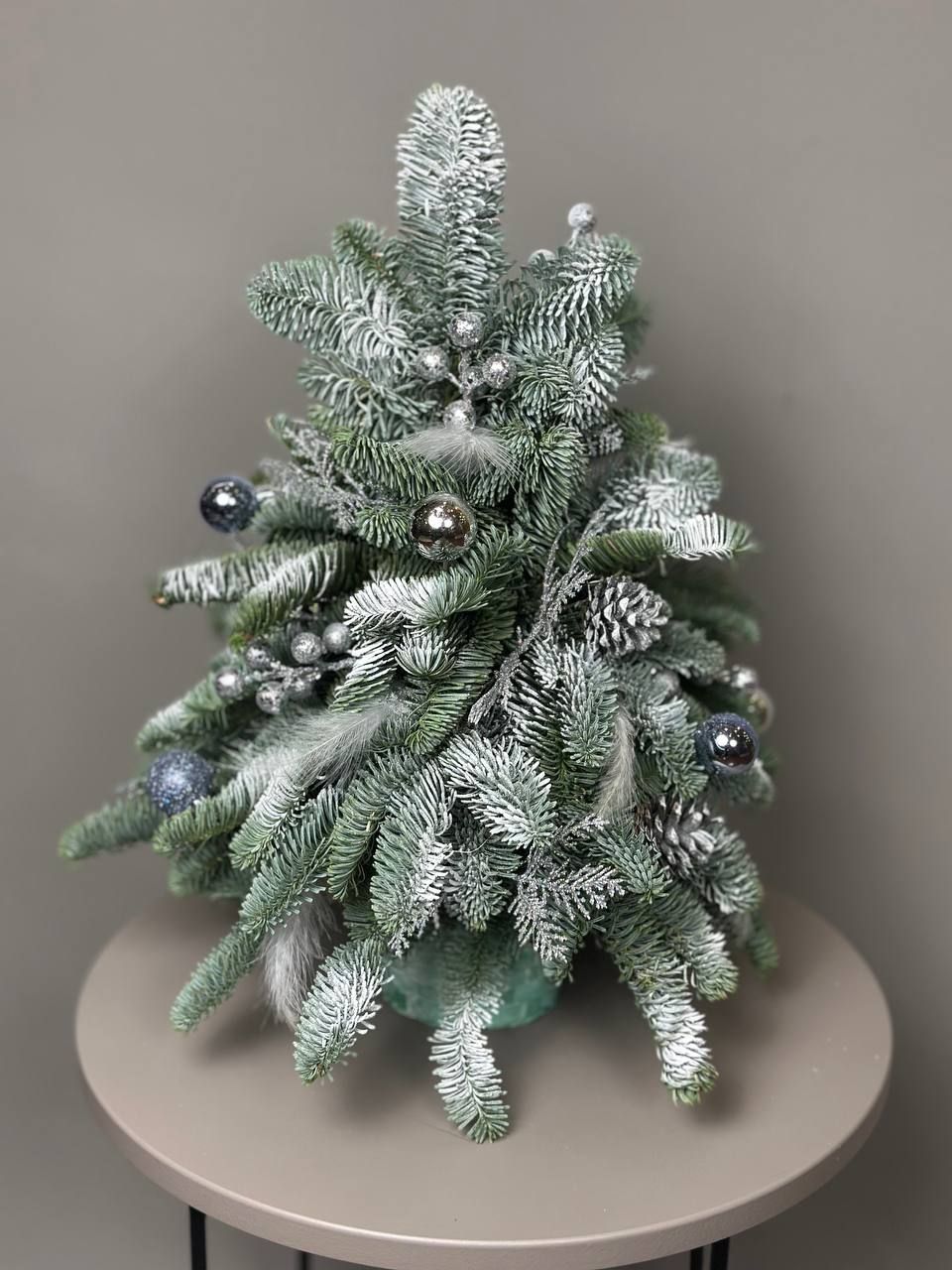 Новогодняя композиция "В лесу родилась елочка"