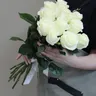 11 белых роз "Мондиаль" 50 см 1