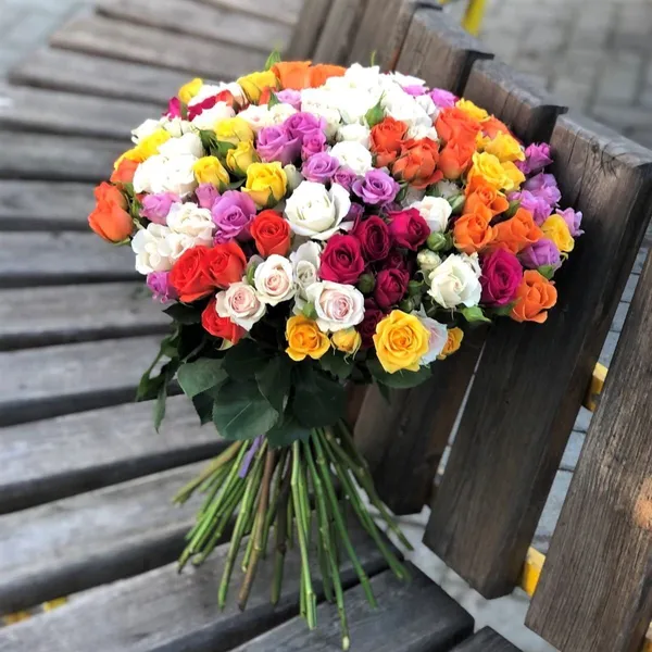 Букет из 37 кустовых роз микс