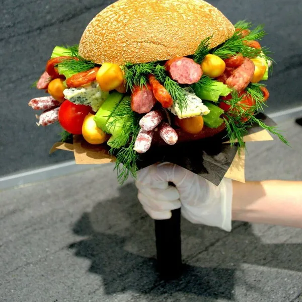 Мужской букет "Аппетитный бургер"