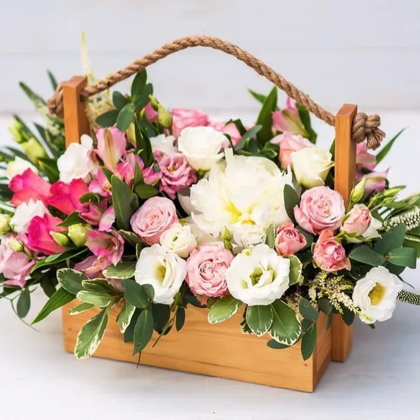 Композиция в деревянном ящике "Нежный вальс"