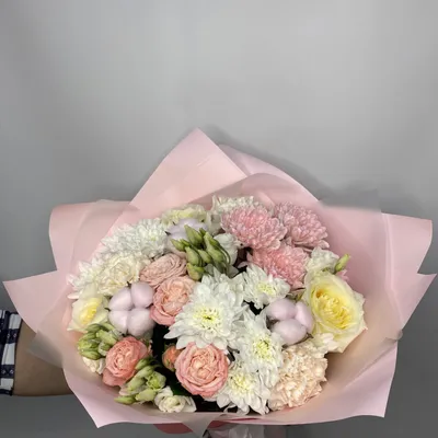 Букет с хлопком, хризантемой и диантусом