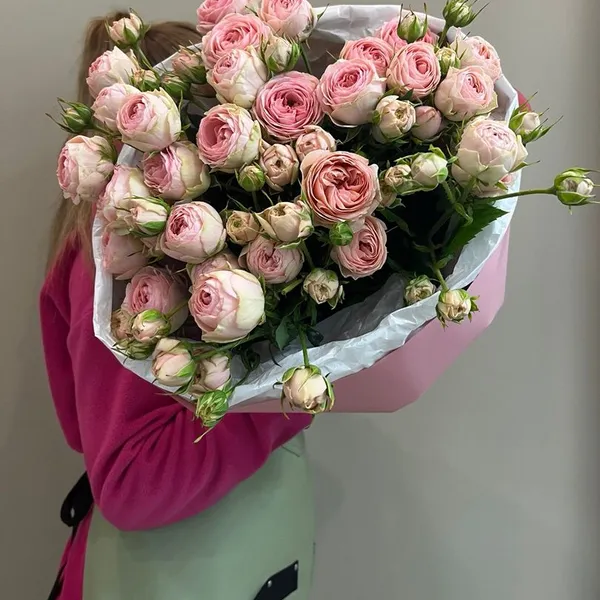 Букет из кустовых роз "Пудра М"