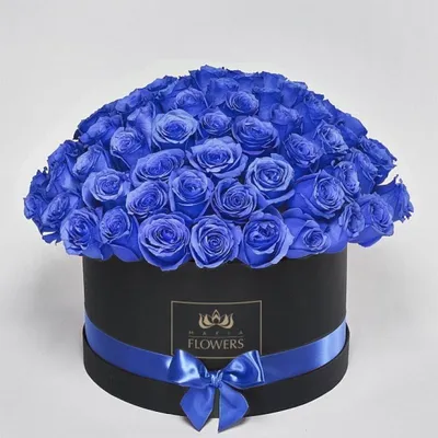 55 синих роз в черной коробке