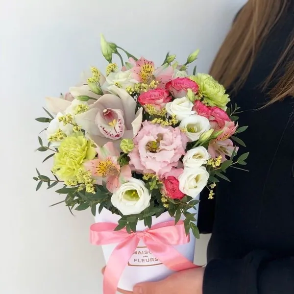 Коробка с цветами "Ванильное небо"